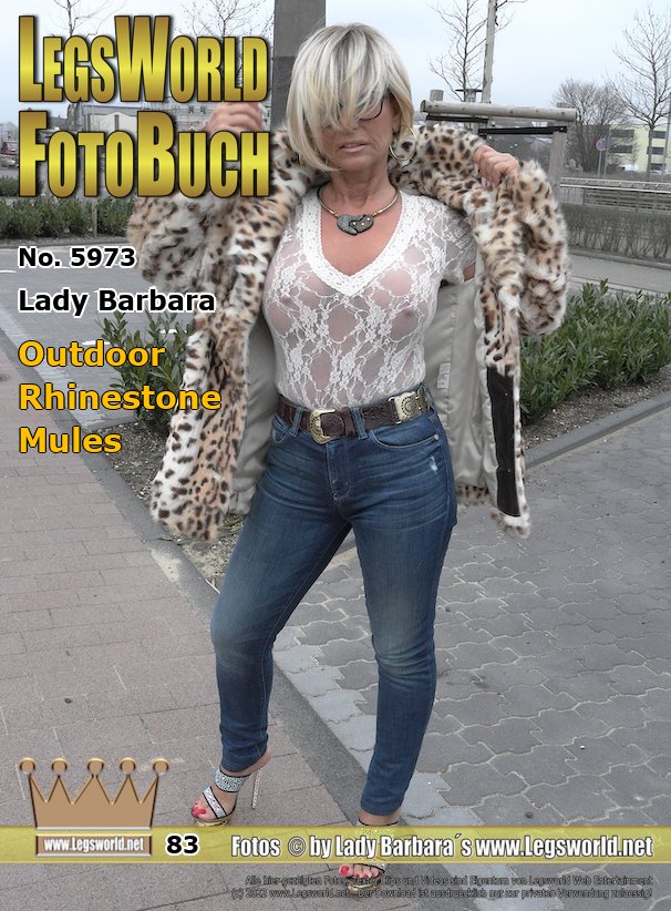 Ebook: 5973 - Lady Barbara
Outdoor Rhinestone Mules
I had already put on a thick jacket in the ugly weather, but I still felt cold on my feet. In a commercial area near Düsseldorf I am supposed to have my picture taken in a transparent blouse and platform mules. So I put on my jeans and a white lace blouse and completely new black / gold glitter mules. So I walked around the front of an office building and was photographed. Did my client work there?