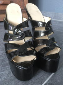 Worn by Lady Barbara : These Black platform mules have a 6cm platform and 17cm high, very special heels. The shoes were worn by me privately very often and later in many series in the updates. Manufacturer: Little Shoebox ? You can see an example series, where I wear the shoes, and also new big pictures when you click on the preview image. <br> <red>Just send me an email with the order number, you will then receive further information regarding the payment. I am also happy to answer any questions you may have about the order. The sale is private, the shipping is very discreet as registered mail or DHL package with tracking number. Parcel station, fantasy sender or shipping without tracking at your risk. Private sale: No exchange, no return. Delivery within Germany is free. abroad on request.</red></small>