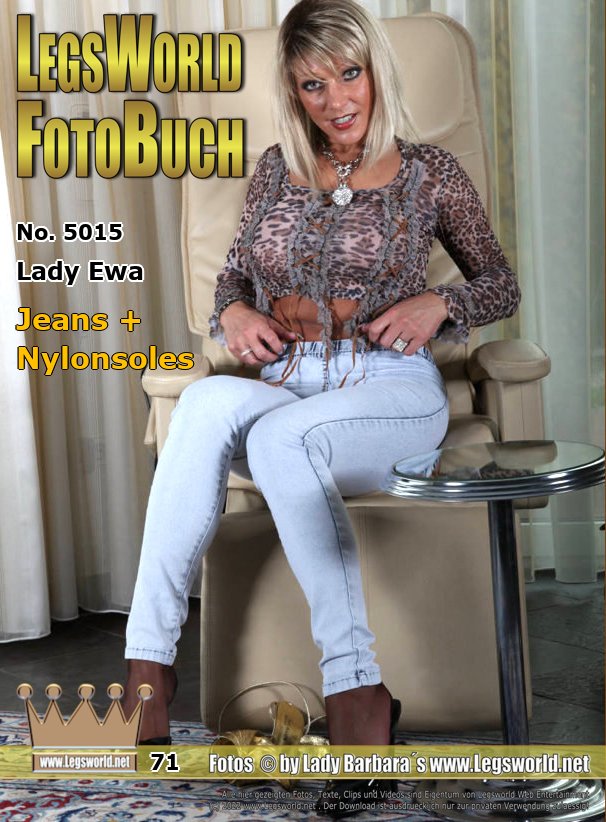 Ebook: 5015 - Lady Ewa
Jeans + Nylonsoles
Extra für Member Frans (of course also for all others too) Lady Ewa shows her nylonsoles. Here, she wears skin-tight washed out jeans and a tight top. Maybe once you will seee her in that dress in a disco in the Ruhr area.