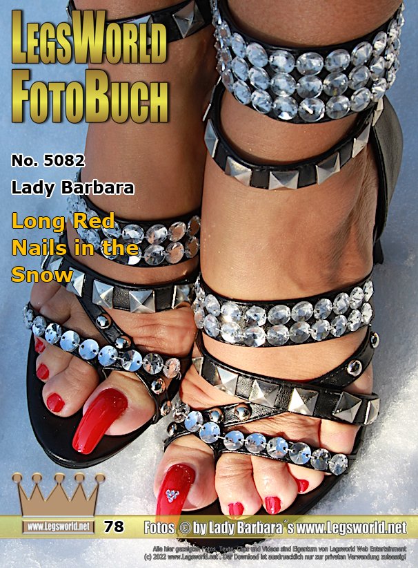 Ebook: 5082 - Lady Barbara
Long Red Nails in the Snow
Here I do you a gift from Member plateau lover: A pair of sexy glitter sandals, in which my long, red-polished toenails are shown off to it´s best advantage. I present for you the shoes in the snow, it was pretty chilly. Who frees my feet from the snow and warms my ice cold toes now?