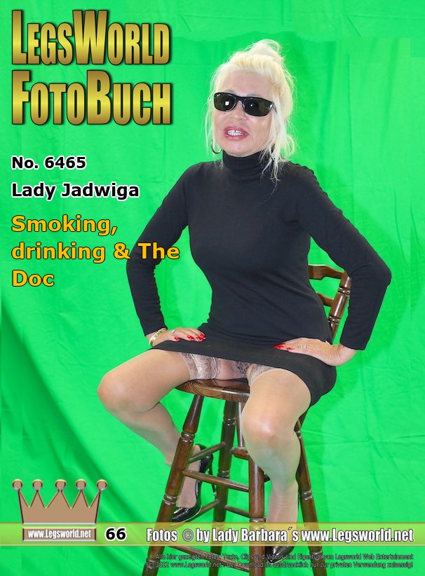 Ebook: 6465 - Lady Jadwiga
Smoking, drinking & The Doc
For fans of mature women: Lady Jadwiga from Bonn gets to know today a hobby-doc. First she gets a piccolo to loosen up, then she is allowed to smoke another cigarette before the doc looks at the feet of the mature, blonde Polish woman. It is the first time in many years that my busty friend is back in front of the camera for a date.