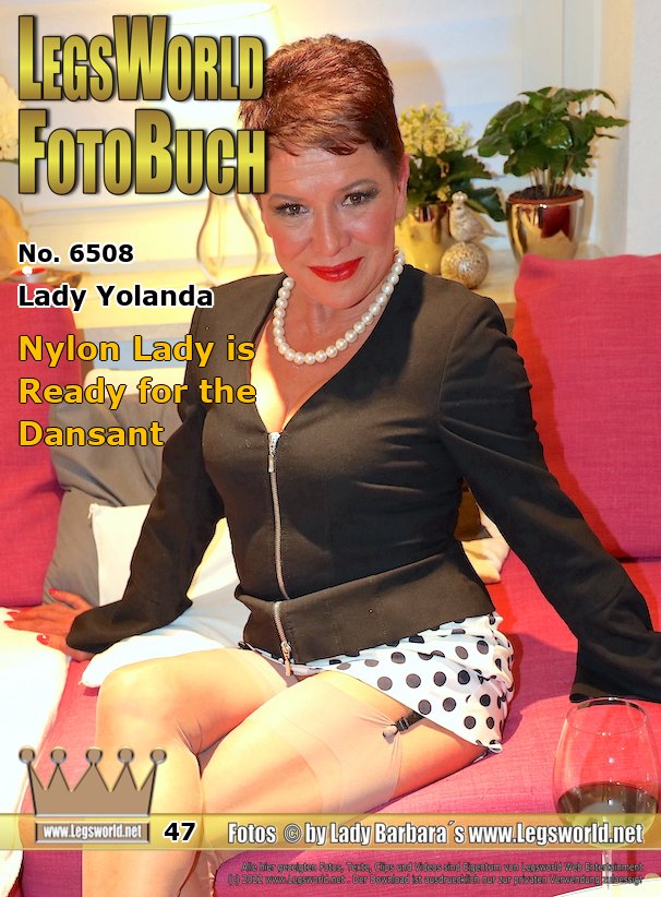 Ebook: 6508 - Lady Yolanda
Nylon Lady is Ready for the Dansant
Today Yolanda finally wants to go dancing again. After the slim Polish woman has received her two vaccinations and a booster, she is drawn back to the dance floor. Here you can see how you have finished styling yourself: The black costume jacket with a black and white polka dot skirt goes perfectly with her ultra-sheer, skin-colored nylons from the Kunert brand from the 1970s. Yolanda wears open-toe beige-black patent leather pumps on her feet. Would you like to go dancing with her like that?